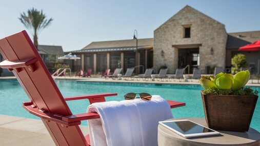 Pool & The Resort